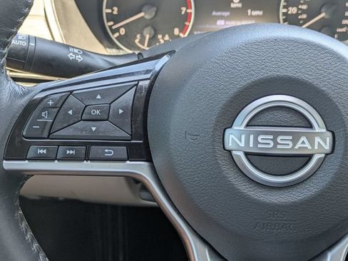 Used 2024 Nissan Altima 2.5 SL FWD image 21
