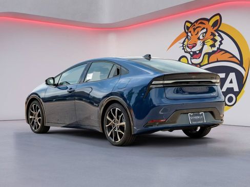 New 2026 Toyota Prius Plug-In Hybrid FWD image 7