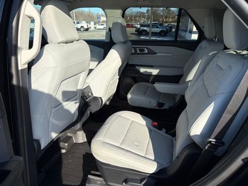 Used 2025 Ford Explorer Platinum w/ Ultimate Package image 20