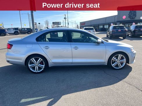 Used 2015 Volkswagen Jetta GLI SE FWD image 7