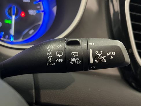 Used 2025 Chrysler Pacifica Select FWD image 56