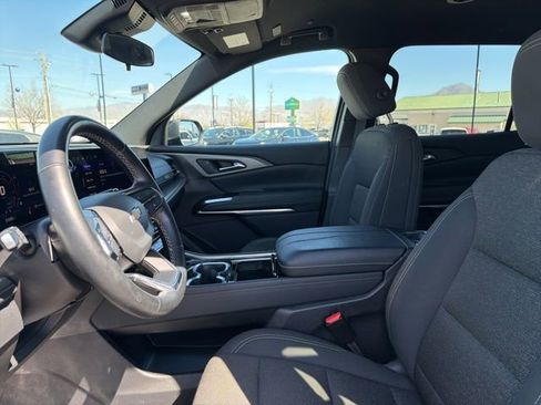 Used 2024 Chevrolet Traverse LT image 24