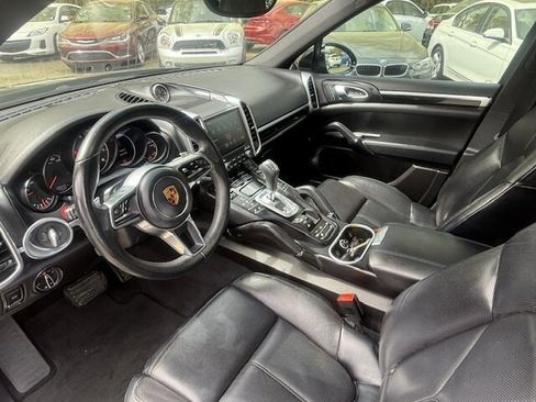 Used 2017 Porsche Cayenne Platinum Edition image 8