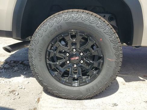 New 2026 GMC Canyon Elevation AWD/4WD image 6