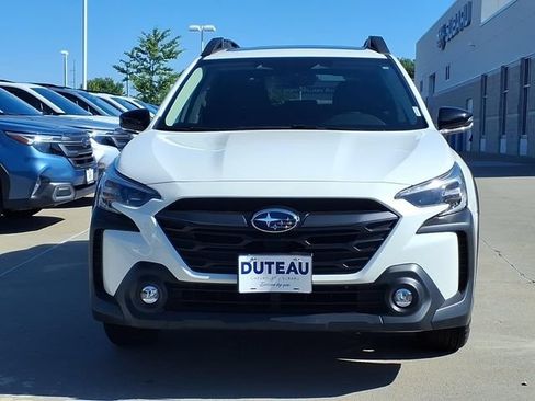 Used 2025 Subaru Outback Premium w/ Popular Package #1A AWD/4WD image 2