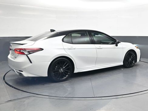Used 2023 Toyota Camry XSE FWD image 4