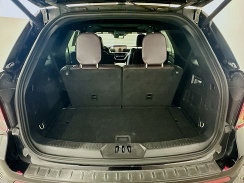 Used 2025 Ford Explorer Platinum w/ LUX Leather Package image 32
