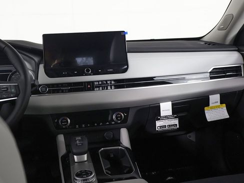 New 2025 Mitsubishi Outlander SE image 35