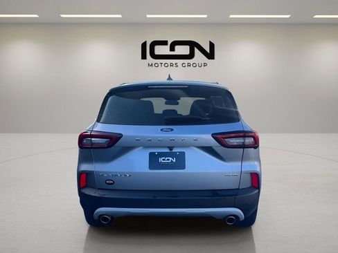 Used 2023 Ford Escape Platinum image 4