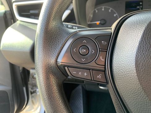 Used 2025 Toyota Corolla LE image 28