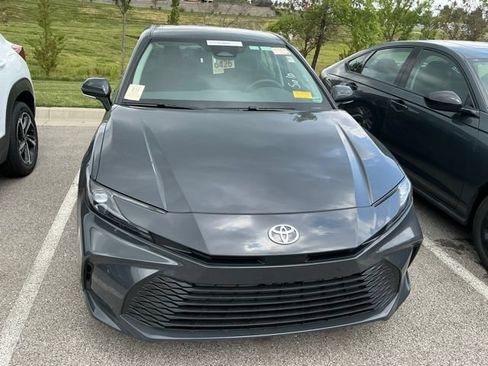 Used 2025 Toyota Camry LE FWD image 3