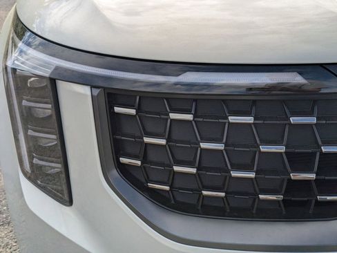 Used 2025 Kia Carnival SX Prestige image 10