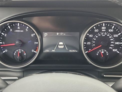 Used 2024 Kia Carnival LX FWD image 11