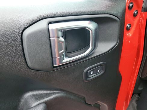 Used 2025 Jeep Wrangler Sport image 23