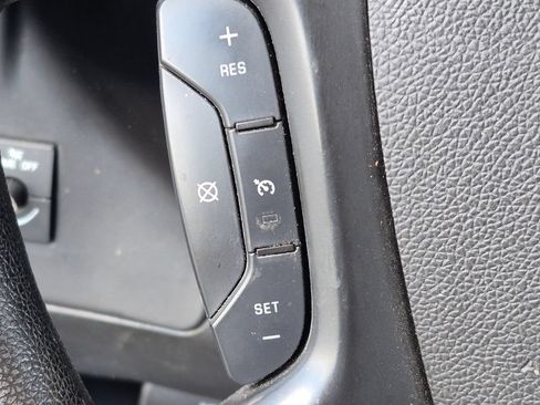 Used 2015 Chevrolet Express 2500 RWD image 12