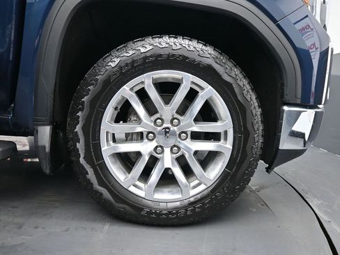 Used 2022 GMC Sierra 1500 SLT w/ SLT Convenience Package image 11