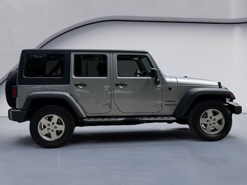 Used 2017 Jeep Wrangler Unlimited Sport w/ Quick Order Package 24S AWD/4WD image 7