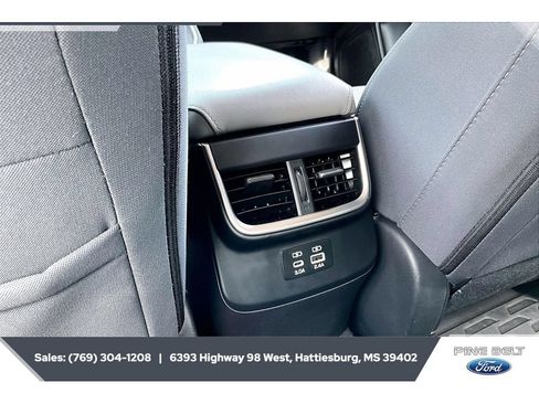Used 2023 Subaru Outback Premium AWD/4WD image 25