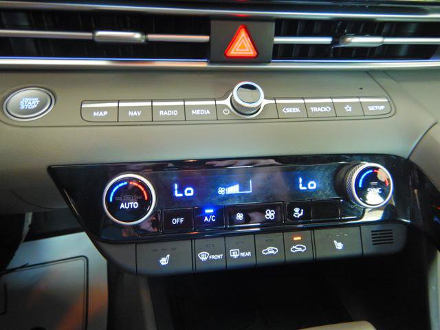 Used 2025 Hyundai Elantra SEL FWD image 17