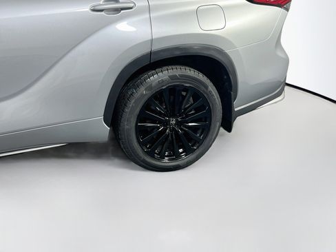 Used 2023 Toyota Highlander XSE AWD/4WD image 31