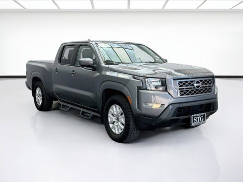 Used 2022 Nissan Frontier SV w/ Technology Package RWD image 3
