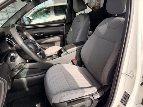 Used 2023 Hyundai Santa Cruz SE image 9