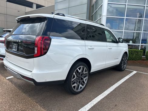 Used 2025 Ford Expedition Platinum w/ Platinum Ultimate Package image 33