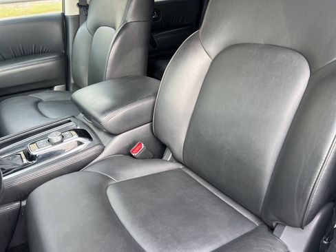 Used 2024 Nissan Armada SV image 12