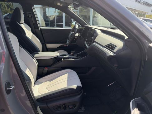 Certified 2025 Lexus TX 500h AWD w/ Technology Package image 25