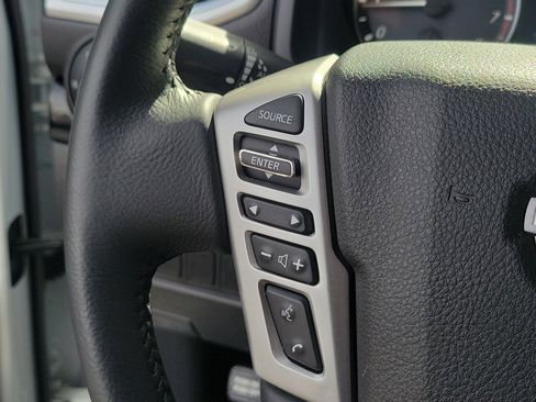 Used 2024 Nissan Titan SV w/ SV Convenience Package image 29