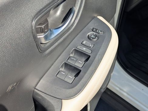 Used 2023 Honda HR-V LX image 23