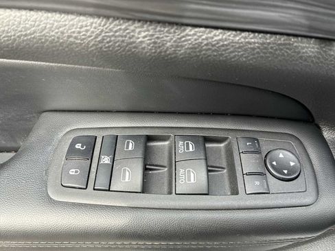 Used 2022 Jeep Grand Cherokee Laredo X image 15