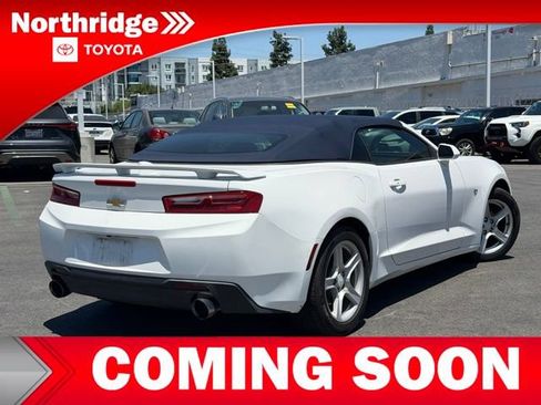 Used 2017 Chevrolet Camaro LT RWD image 4