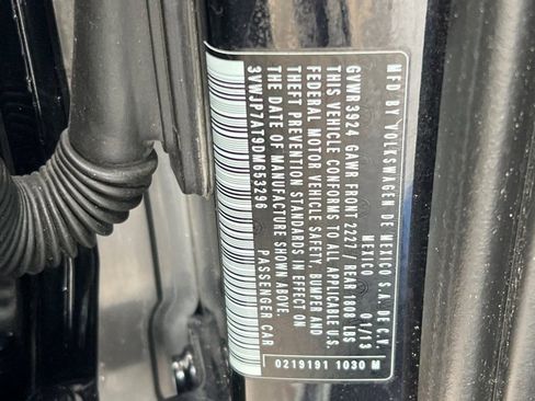 Used 2013 Volkswagen Beetle 2.5 image 22