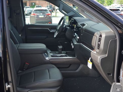 New 2026 GMC Sierra 1500 SLT w/ SLT Convenience Package image 30