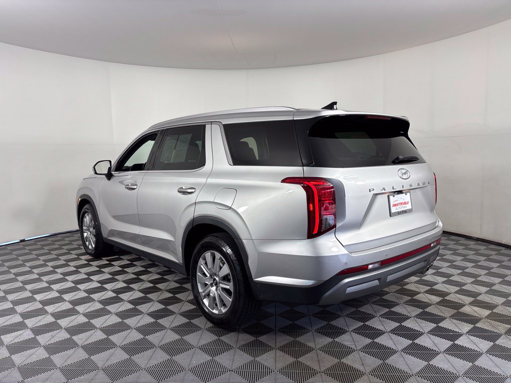 Used 2024 Hyundai Palisade SEL FWD image 14