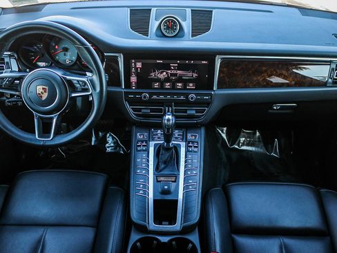 Used 2020 Porsche Macan S image 13