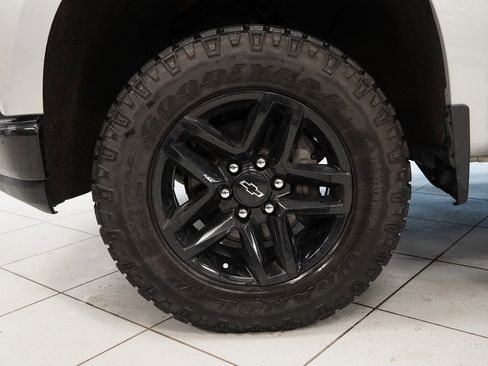 Used 2020 Chevrolet Silverado 1500 LT Trail Boss w/ Bed Protection Package image 16