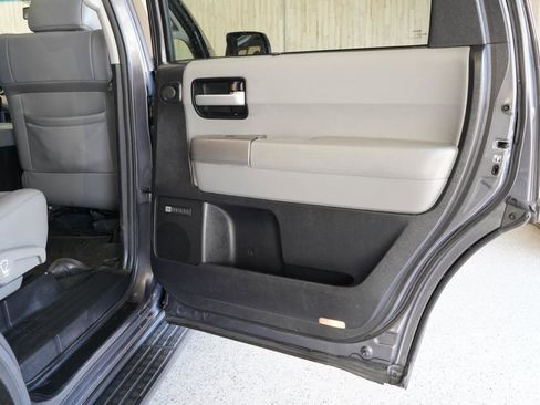 Used 2014 Toyota Sequoia Limited image 37
