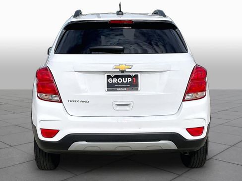 Used 2022 Chevrolet Trax LT w/ LT Convenience Package AWD/4WD image 5