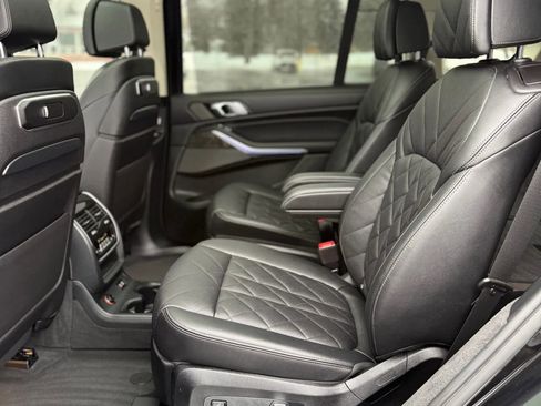 Used 2024 BMW X7 xDrive40i w/ Premium Package AWD/4WD image 19