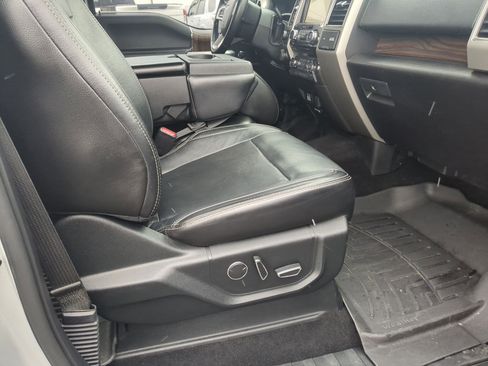 Used 2017 Ford F150 Lariat image 33