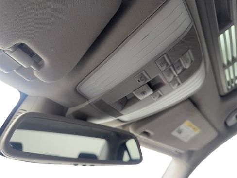 Used 2014 Mercedes-Benz E 350 Sedan image 70