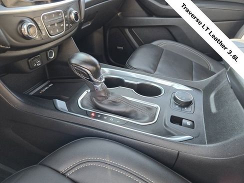 Used 2022 Chevrolet Traverse LT w/ LT Premium Package image 20
