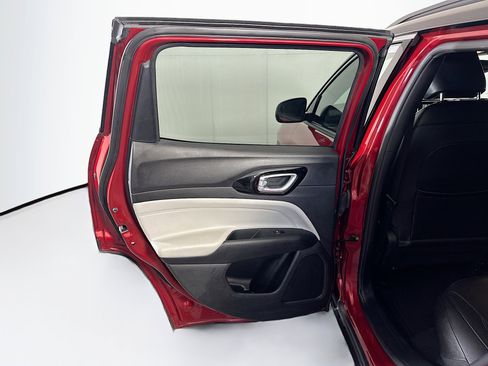 Used 2025 Jeep Compass Limited AWD/4WD image 27
