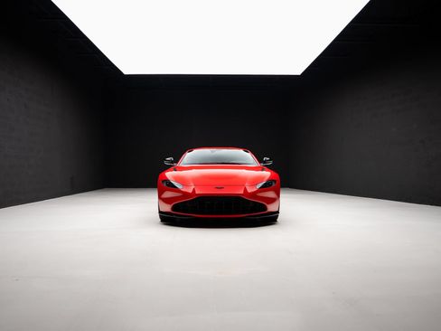 Used 2023 Aston Martin V8 Vantage Coupe RWD image 74