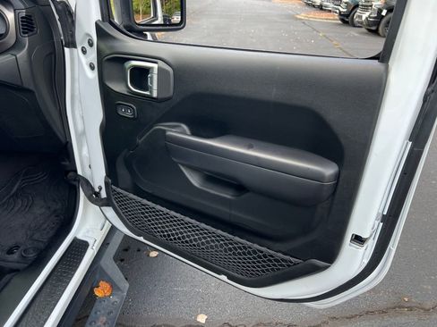 Used 2020 Jeep Wrangler Unlimited Sport image 25