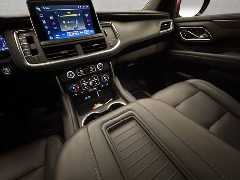 Used 2024 Chevrolet Tahoe Z71 w/ Luxury Package image 3