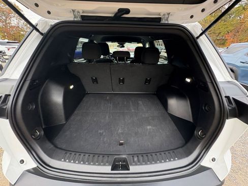 Used 2025 Chevrolet Equinox LT image 28