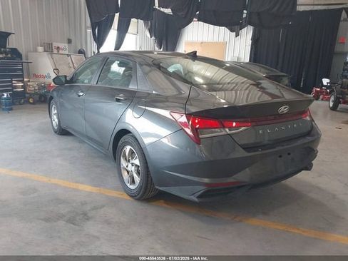 Used 2021 Hyundai Elantra SE FWD image 3